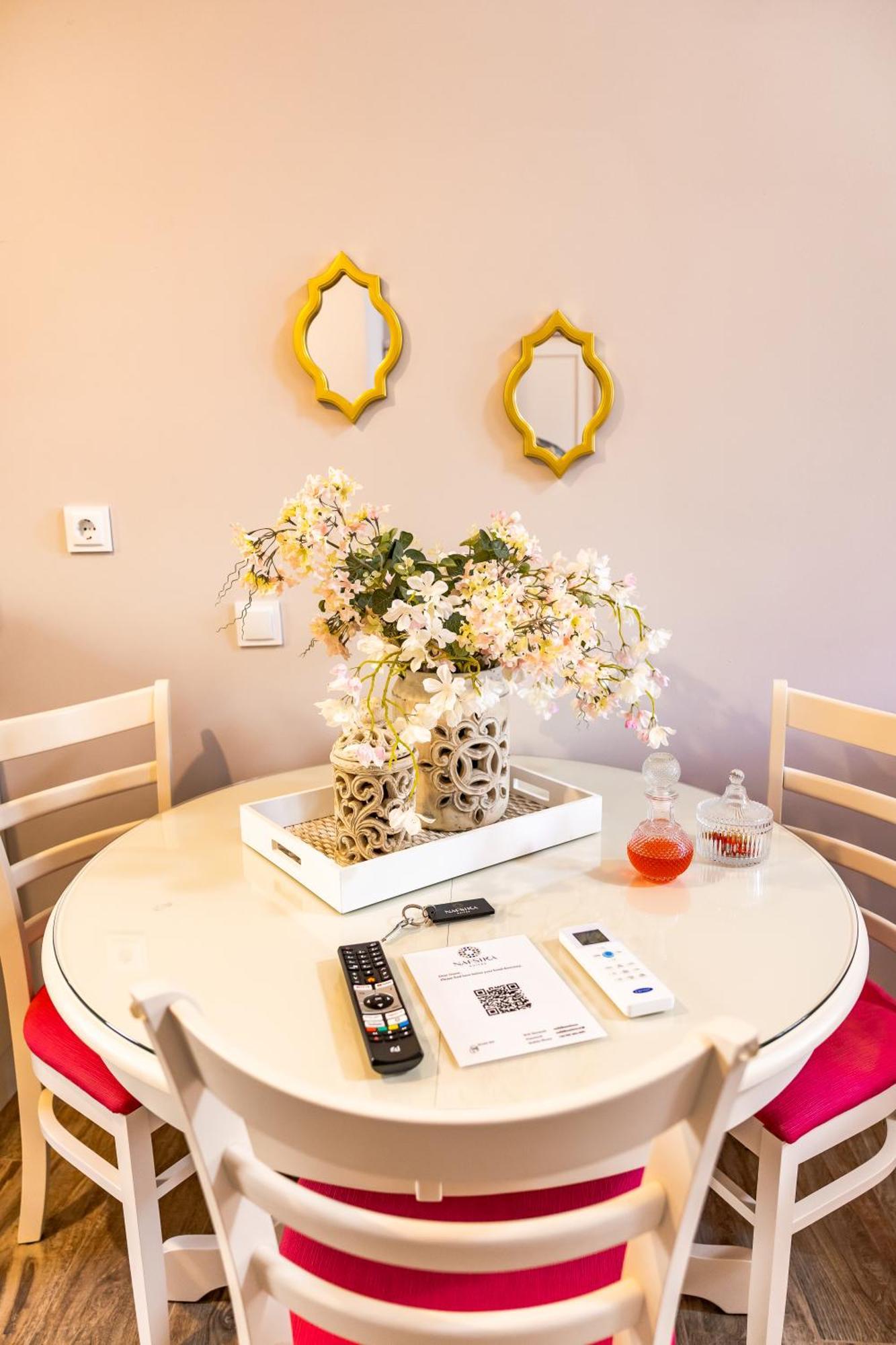 Nafsika Suites (Adults Only) Néa Mudaniá Kültér fotó